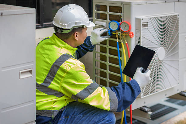 Professional Hvac technician working in Woodbury, NY